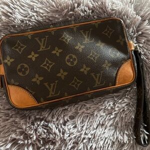 Louis Vuitton Monogram clutch wristlet